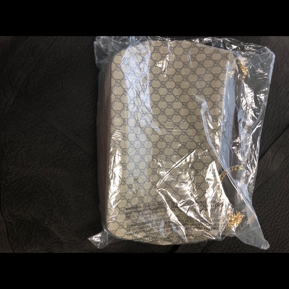 Gucci GG Supreme Canvas Hobo